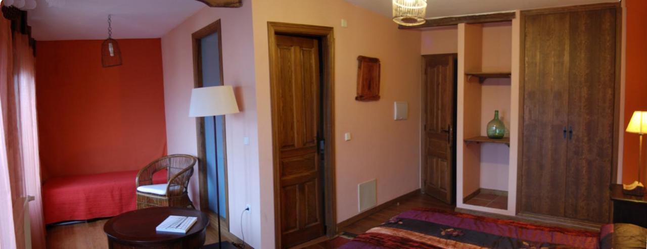 Hostal La Noguera de Socasa Romancos Exterior foto